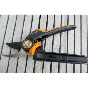 Foarfeca de mana bypass Fiskars PowerGear X PX92
